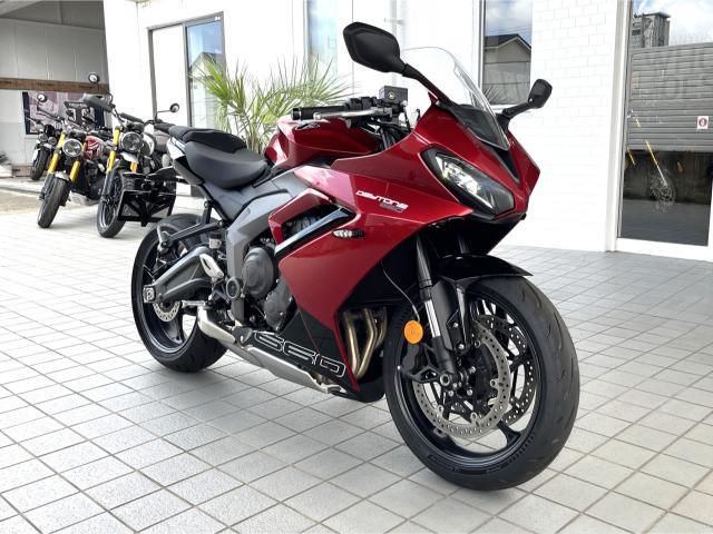 デイトナ660 カーニバルレッド／サファイアブラック 登録済未使用車 トライアンフシフトアシスト装備