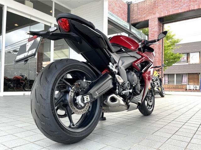 デイトナ660 カーニバルレッド／サファイアブラック 登録済未使用車 トライアンフシフトアシスト装備