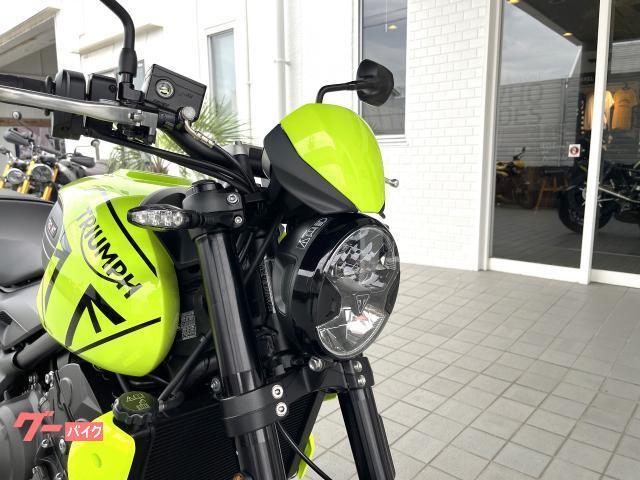 トライデント660 登録済未使用車 クイックシフター トライアンフ水戸オリジナルカラー トライアンフレーシングイエロー