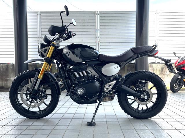 スクランブラー400X ファントムブラック／シルバーアイス 中古車 ハイレベルマットガード ロアエンジンバー装備