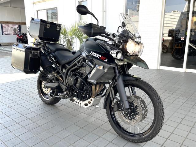 タイガー800XCA マットカーキグリーン クルーズコントロール グリップヒーター シートヒーター前後 アルミ製フルパニア ETC