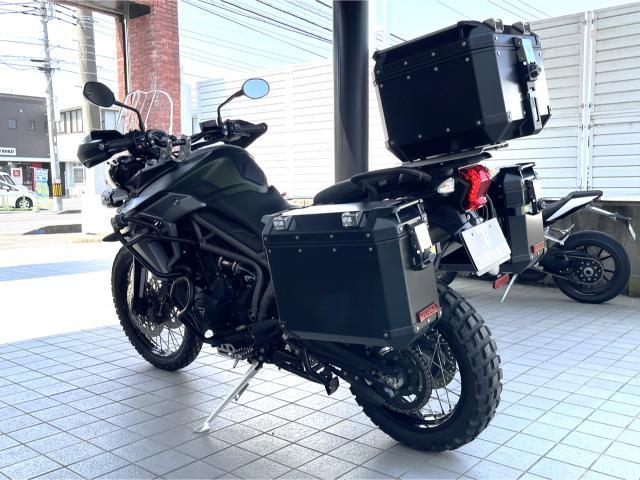 タイガー800XCA マットカーキグリーン クルーズコントロール グリップヒーター シートヒーター前後 アルミ製フルパニア ETC