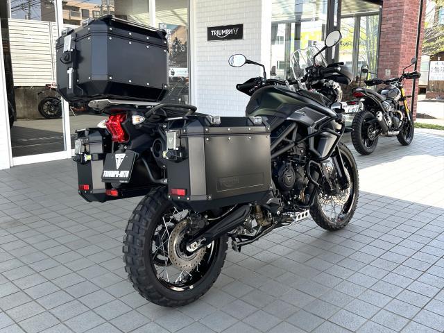 タイガー800XCA マットカーキグリーン クルーズコントロール グリップヒーター シートヒーター前後 アルミ製フルパニア ETC
