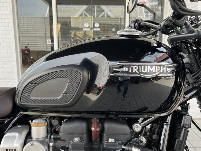 ボンネビルT120ブラック ジェットブラック クラシックスタイル 1200CC ツインエンジン