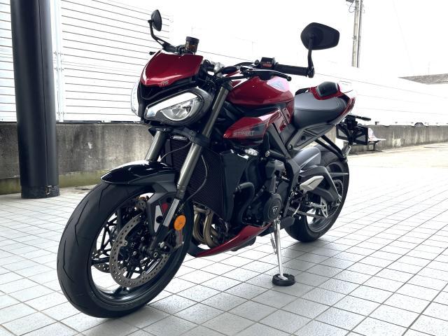 ストリートトリプルRS カーニバルレッド 現行モデル クイックシフター ボディ同色フライスクリーンキット