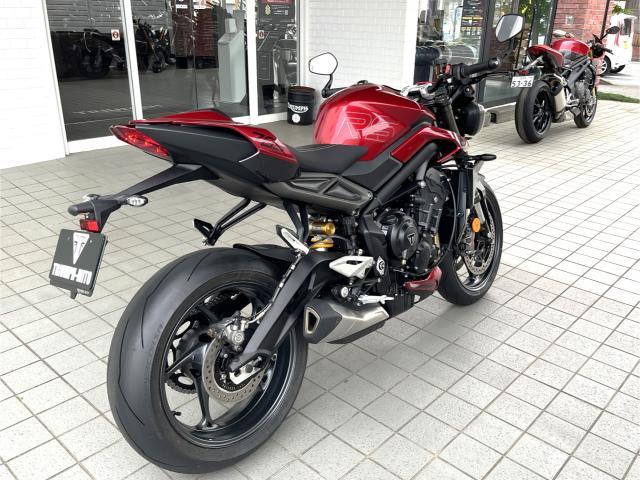 ストリートトリプルRS カーニバルレッド 現行モデル クイックシフター ボディ同色フライスクリーンキット