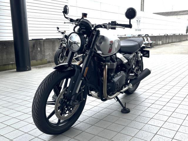スピードツイン900 現行モデル アルミニウムシルバー クラシックスポーツ 900CC ツインエンジン シート高780mm