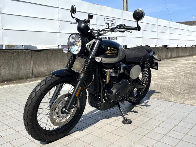 スクランブラー900 限定モデル ICONエディション サファイアブラック／アルミニウムシルバー 機械加工バーエンドミラー装着