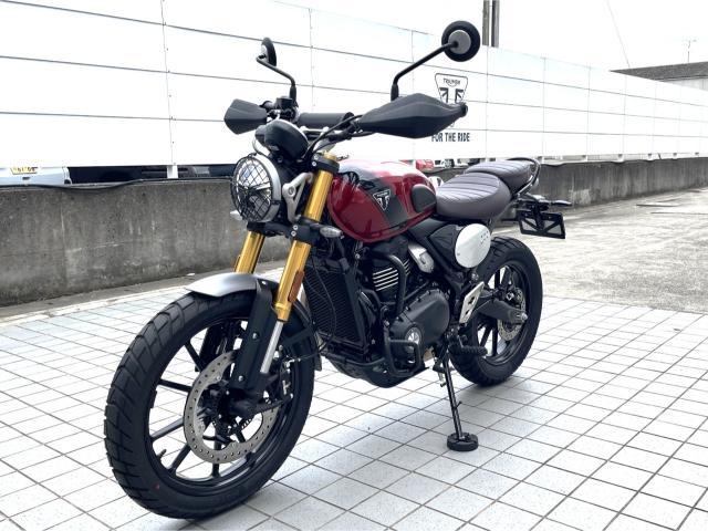 スクランブラー400X カーニバルレッド／ファントムブラック 中古車 エンジンドレッサーバー ロアエンジンバー装備