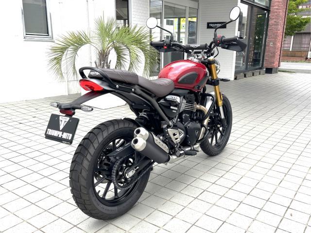 スクランブラー400X カーニバルレッド／ファントムブラック 中古車 エンジンドレッサーバー ロアエンジンバー装備