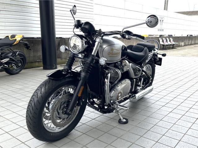 ボンネビル スピードマスターICONエディション アルミニウムシルバー／サファイアブラック ビーチハンドル フォワードコントロール