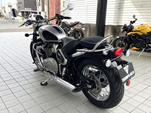 ボンネビル スピードマスターICONエディション アルミニウムシルバー／サファイアブラック ビーチハンドル フォワードコントロール