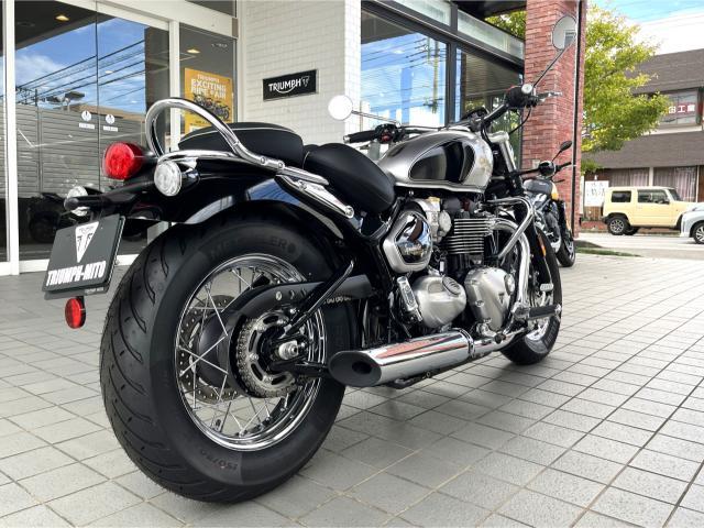 ボンネビル スピードマスターICONエディション アルミニウムシルバー／サファイアブラック ビーチハンドル フォワードコントロール