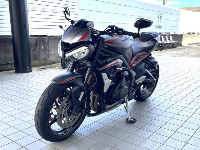 ストリートトリプル765R LOW マットシルバーアイス シート高780mm アップ ダウンクイックシフター