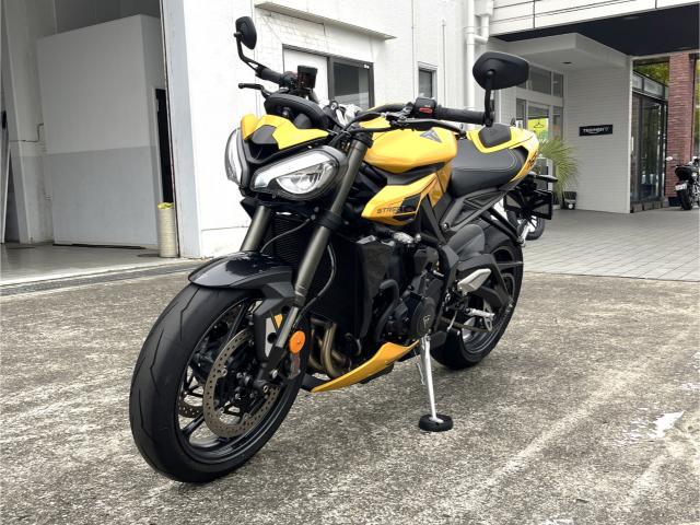 ストリートトリプル765RS コスミックイエロー 現行モデル クイックシフター 130PS 189kg ストリートファイター