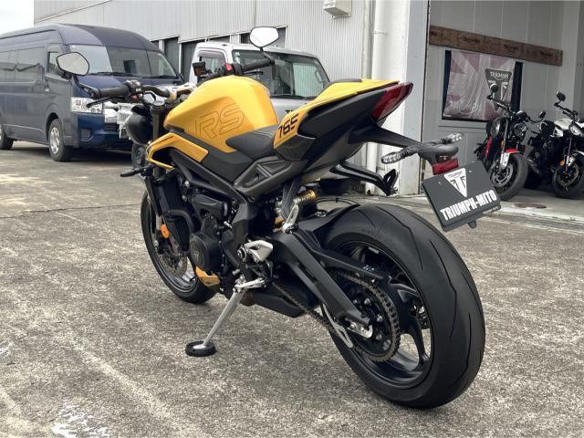ストリートトリプル765RS コスミックイエロー 現行モデル クイックシフター 130PS 189kg ストリートファイター