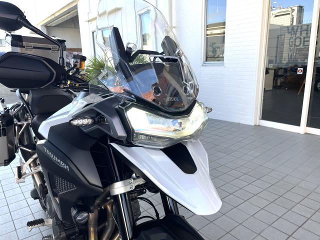 タイガー1200GT PRO スノードニアホワイト パニアレール 左右パニアケース トップBOX フルパニア仕様