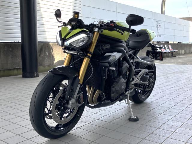 スピードトリプル1200RX リミテッドエディション パフォーマンスイエロー オーリンズ電子制御サスペンション アクラポビッチ