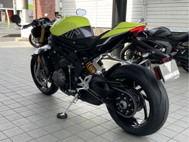 スピードトリプル1200RX リミテッドエディション パフォーマンスイエロー オーリンズ電子制御サスペンション アクラポビッチ