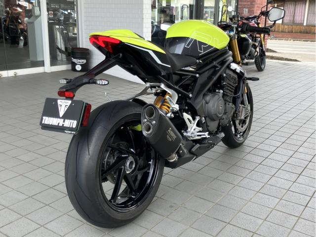 スピードトリプル1200RX リミテッドエディション パフォーマンスイエロー オーリンズ電子制御サスペンション アクラポビッチ