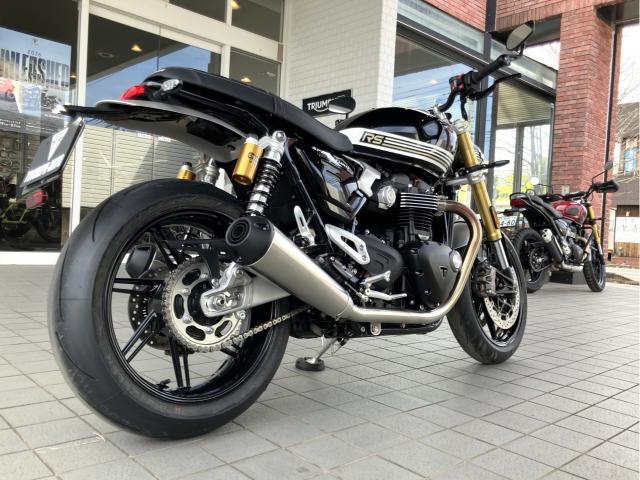 スピードツイン1200RS サファイアブラック クイックシフター オーリンズ ブレンボ 105PS