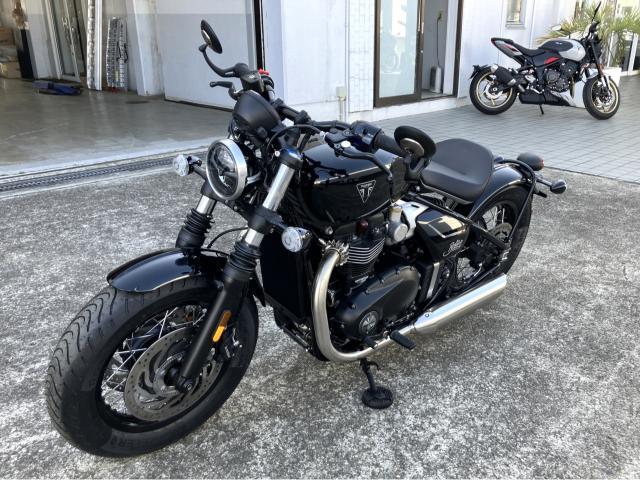 TRIUMPH ボンネビル ボバー ジェットブラック 2026年モデル