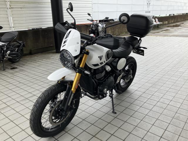 スクランブラー400XC バニラホワイト 専用フライスクリーン ヘッドライトグリル スポークホイール