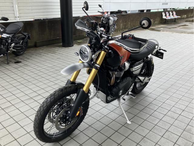 スクランブラー1200XE バハオレンジ／ファントムブラック