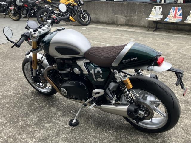 スピードツイン1200カフェレーサーエディション 登録済未使用車 アルミニウム／コンペティショングリーン 脱着シートカウル