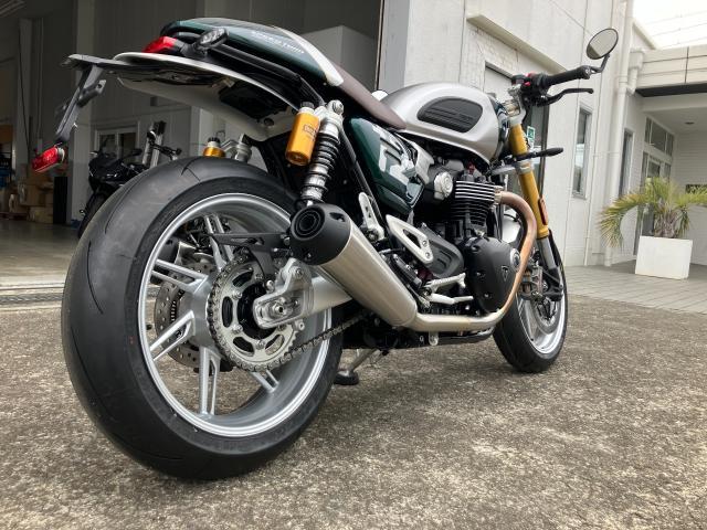 スピードツイン1200カフェレーサーエディション 登録済未使用車 アルミニウム／コンペティショングリーン 脱着シートカウル
