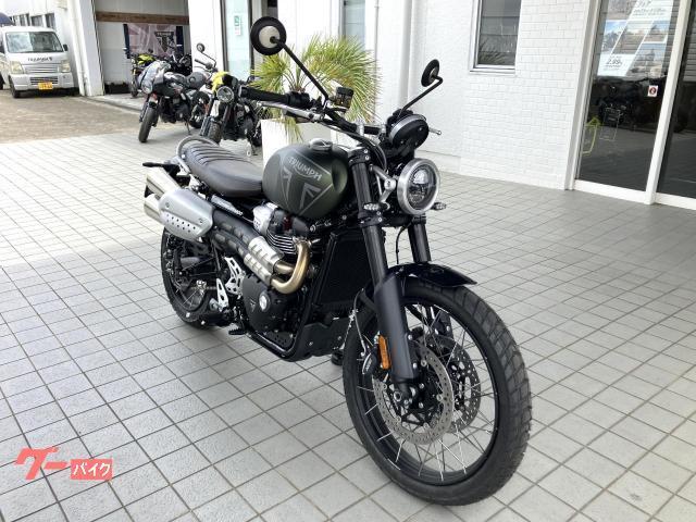 スクランブラー1200X マットカーキ サイドアップマフラー スクランブラースタイル