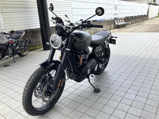 スクランブラー1200X マットカーキ サイドアップマフラー スクランブラースタイル