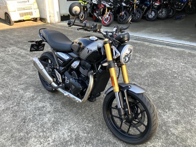スピード400 スクランブラーXタンク装着モデルファントムブラック／シルバーアイス