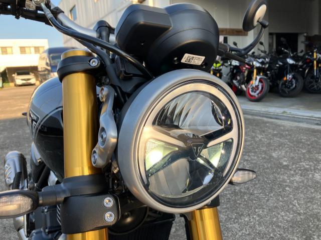 スピード400 スクランブラーXタンク装着モデルファントムブラック／シルバーアイス