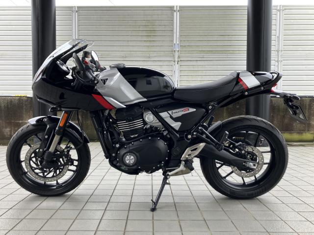 スラクストン400 ファントムブラック／アルミニウムシルバー バーエンドミラー シングルシートカウル グラブバー