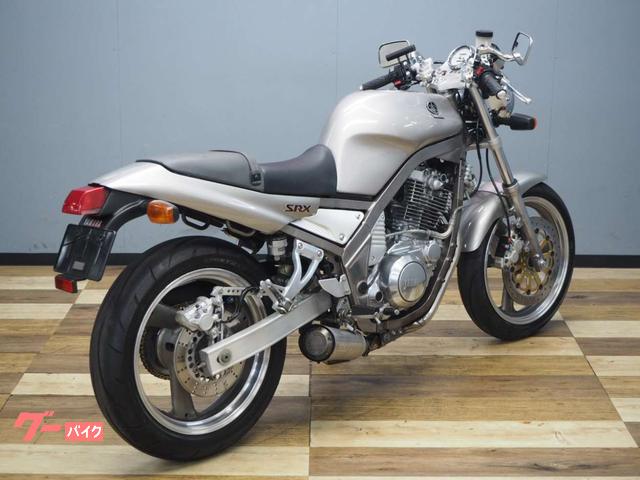 ヤマハ SRX400 3VN1 スーパートラップマフラー装備