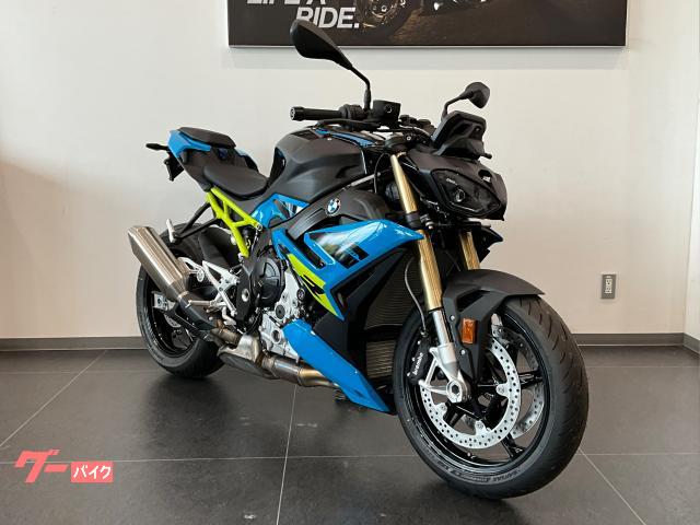 Ｓ１０００Ｒ　ツーリングパッケージ　グリップヒーター　キーレス　タイヤ空気圧センサー　シフトアシストプロクルーズコントロール