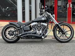 ＨＡＲＬＥＹ−ＤＡＶＩＤＳＯＮ　ＦＸＳＢ　ブレイクアウト　２０１５年モデル　バッテリー充電ポート付　ＦＲケラーマン　Ｒフェンダーサンダーバイク　他カスタム多数