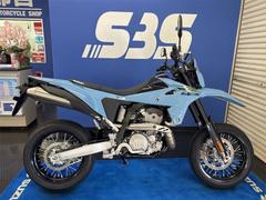 スズキ　ＤＲ−Ｚ４ＳＭ