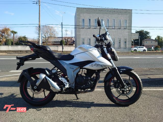 ＧＩＸＸＥＲ　１５０　ワンオーナー　前後タイヤ新品　ＥＴＣ　スクリーン　リアキャリア　グリップヒーター