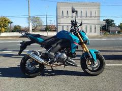 カワサキ　Ｚ１２５ＰＲＯ　マフラー　ＵＳＢ電源
