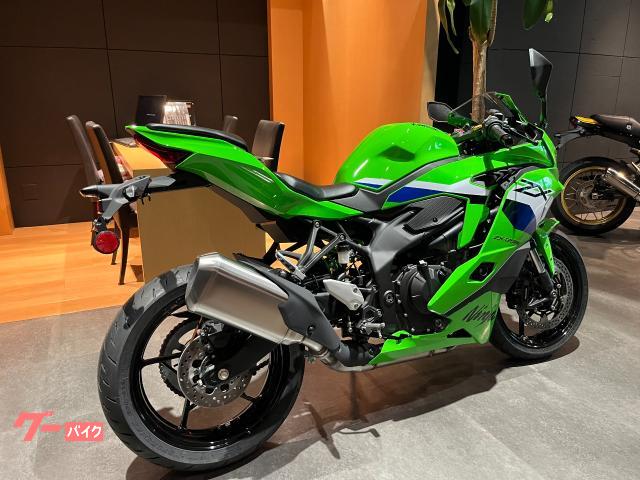 緑クロスバイクフルカスタム26000¥~20000¥セール中11／10まで カワサキ Ninja ZX－6R MY2026 ライムグリーン