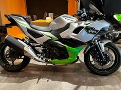 カワサキ　Ｎｉｎｊａ　７　Ｈｙｂｒｉｄ　２０２５年モデル　ＥＴＣ２．０標準装備