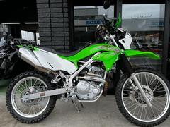 カワサキ　ＫＬＸ２３０　２０２０年モデル　ＵＳＢ　ハンドガード　リアキャリア　社外エキゾーストパイプ