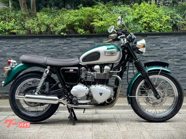ボンネビル７９０　ライトカスタム　モトラボロ製キャプトンマフラー　ブラウンシート