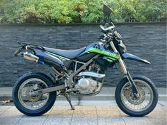 カワサキ　Ｄトラッカー１２５　ＬＥＤライト　ハンドガード　リアキャリア　ＢＥＡＭＳチタンスリップオン　フェンダーレスＫＩＴ