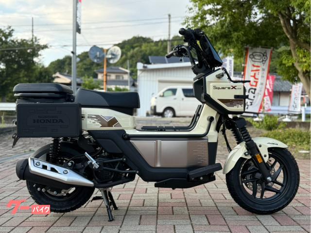 スクエアＸ１２５／新車／国内未発売モデル／ＬＥＤ灯火類／液晶メーター／サイドテーブル／ＵＳＢポート／スマートキー