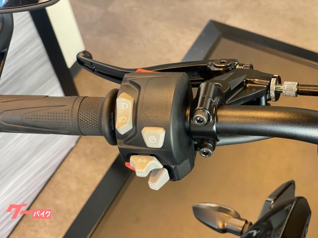 YOSSAN　オーリンズ STX40 ストリートトリプル765 オーリンズ STX40 ストリートトリプル765