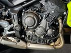 トライデント660 トライアンフレーシングイエロー クイックシフター スリップアシストクラッチ TFTディスプレイ