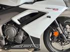 デイトナ660 シフトアシスト付 3ライディングモード シート高810mm 95PS